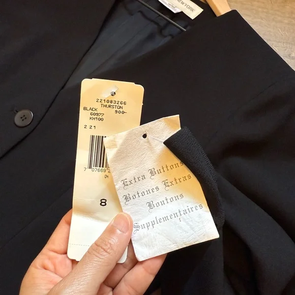 Jones New York Women's Black Blazer-Size 8/NWT - Picture 8 of 14
